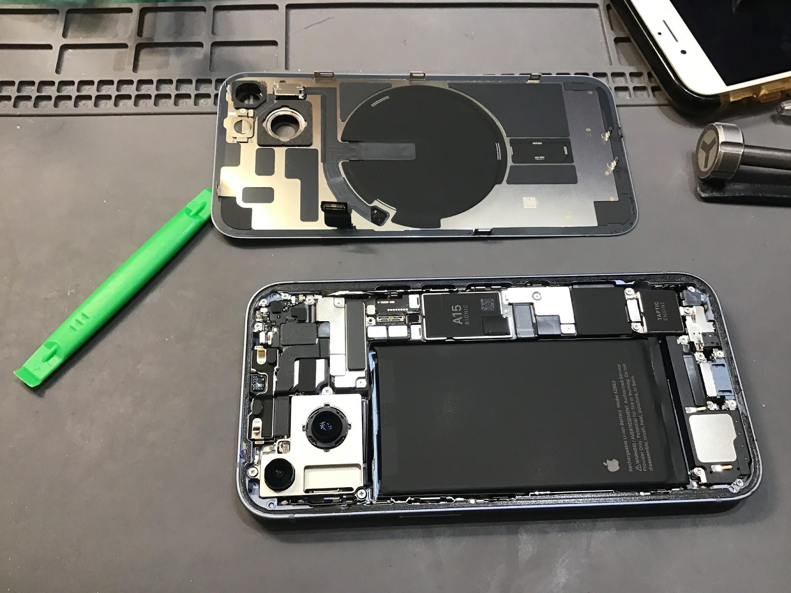 iPhoneのバッテリー持ち、データそのまま・最短即日修理のスマホ修理工房橋本駅店にご相談ください!!